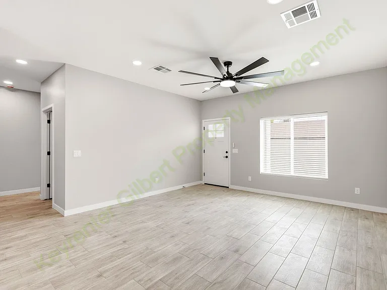 511 E 8th Ave #101 — Photo 7