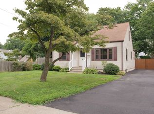 122 Alameda Ct, Shrewsbury, NJ 07702