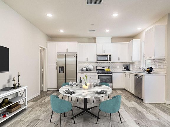 2nd image of 152 Diamante Dr
