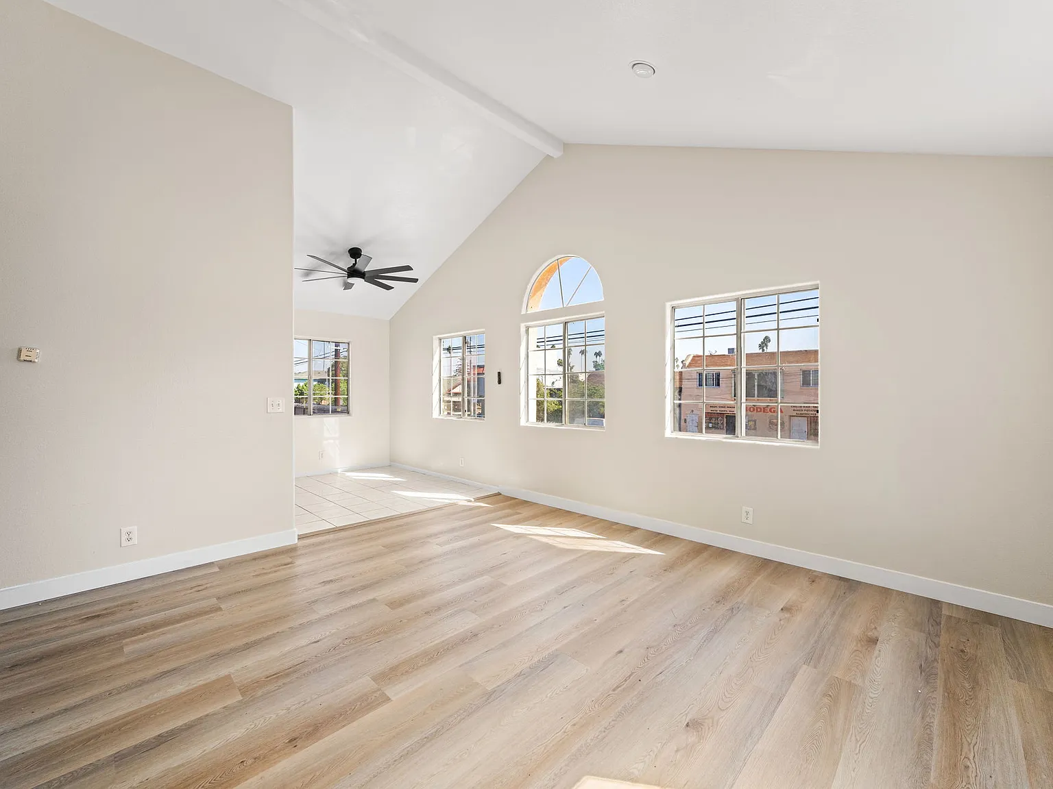 3 bed, 1100 sqft, $2,750 — Photo 4