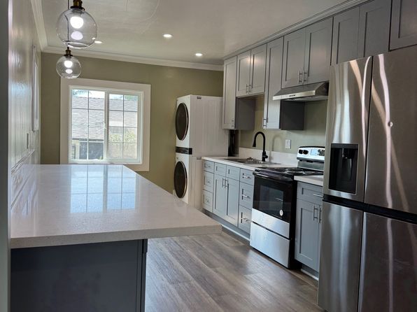 7610 Comstock Ave #B