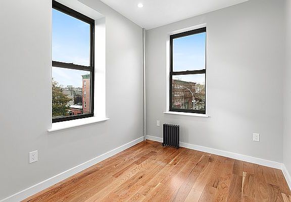 3rd image of 490A Jefferson Ave #4B