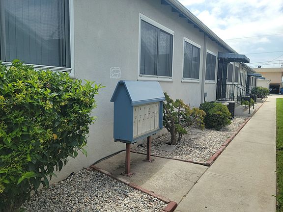 3rd image of 619 S Grevillea Ave #4