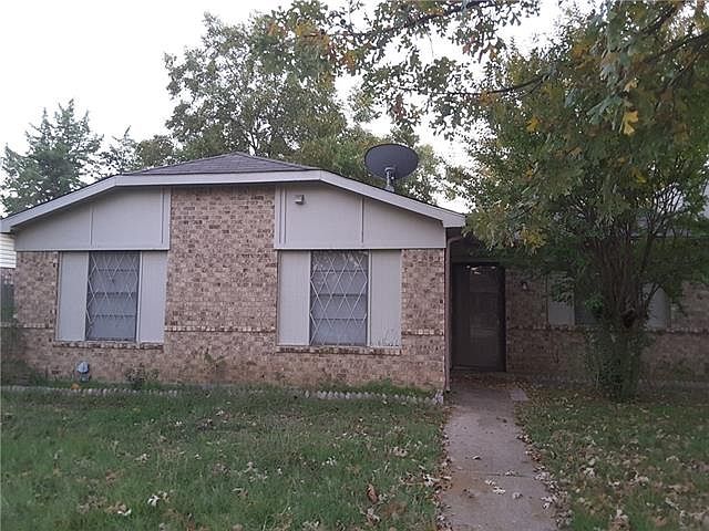 2nd image of 10406 Cricket Dr