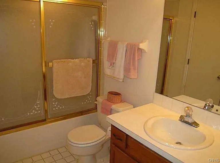 489 Summerhaven Dr N — Photo 11