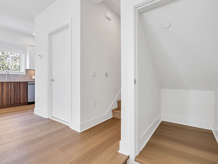 4575 Granville St — Photo 28