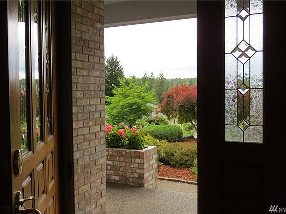 2nd image of 421 E Fairway Dr