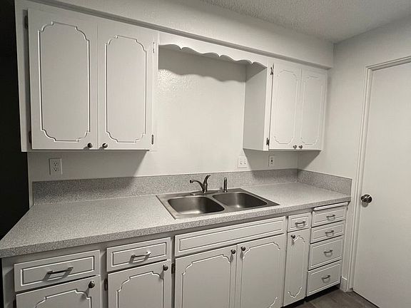 3rd image of 144 Smith Ave #9