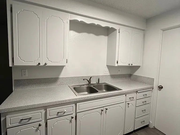 144 Smith Ave #9 — Photo 3