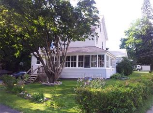 48 Elm St, Greenfield, MA 01301