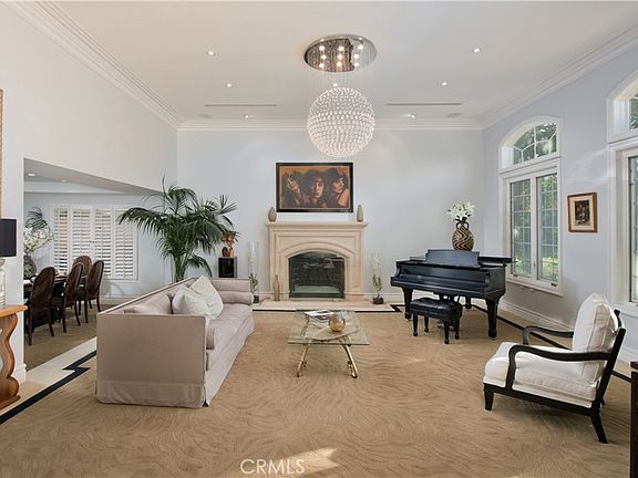 3rd image of 5320 Louise Ave