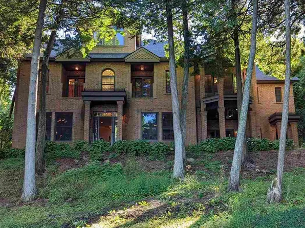 2796 Lake Shore Dr, Mackinac Island, MI 49757