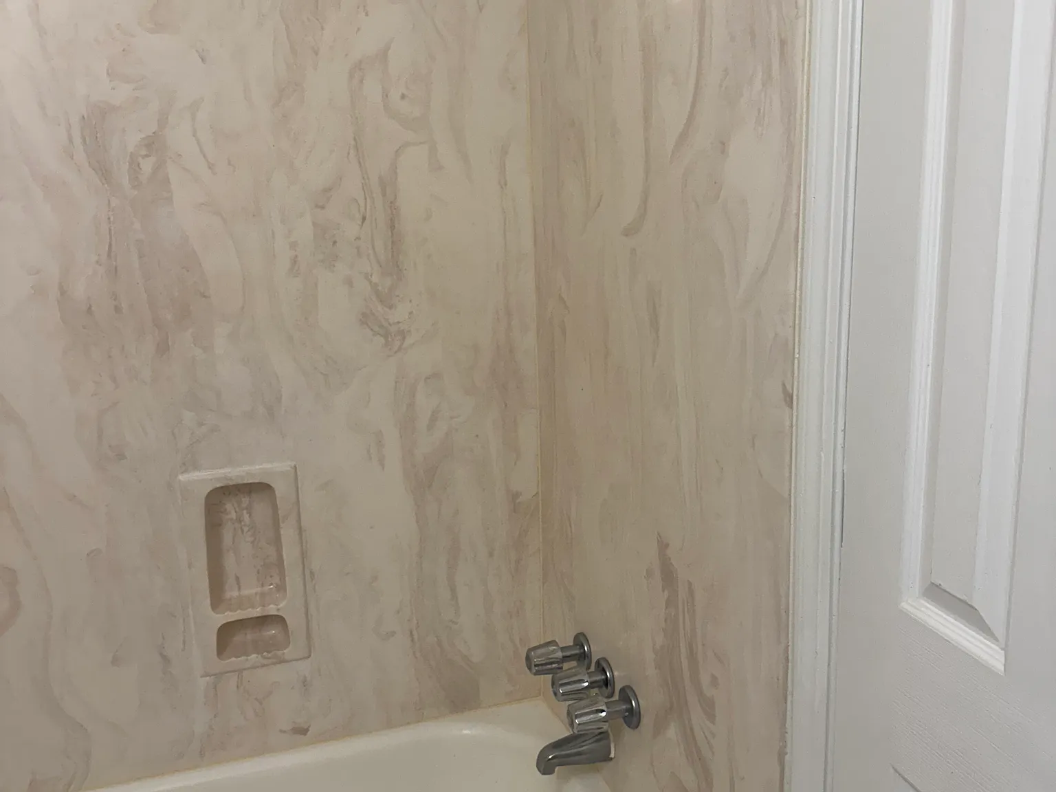 3 bed, 1008 sqft, $1,150 — Photo 3