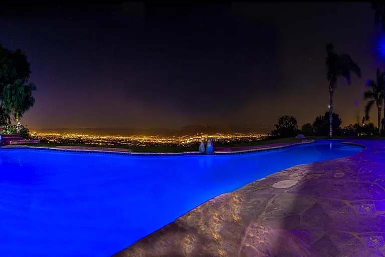 13318 Mulholland Dr — Photo 7