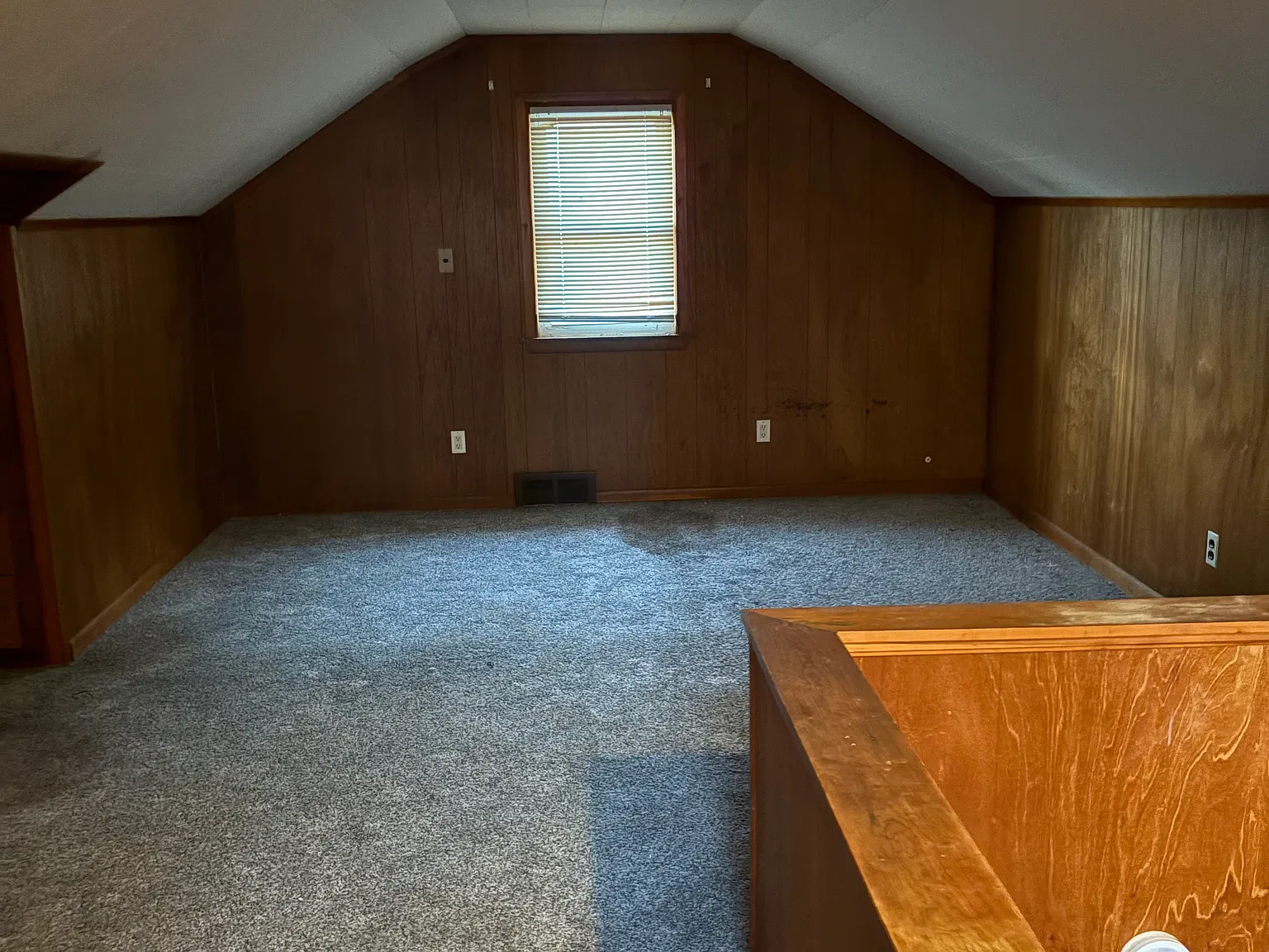 3 bed, 1043 sqft, $1,300 — Photo 2