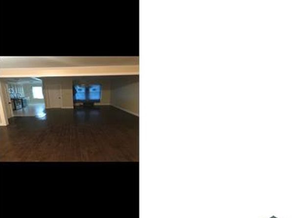17906 Leslie Rd