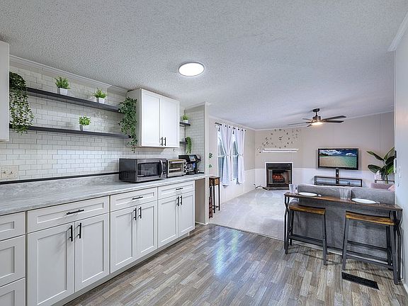 3rd image of 4260 Zachary Rd