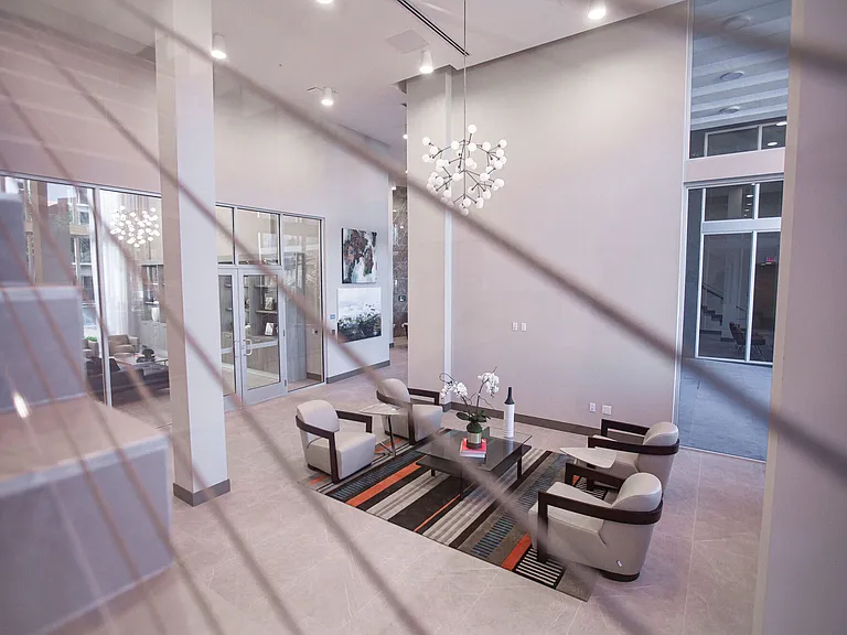 850 Living — Photo 15