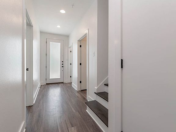 3rd image of 1533 Pine Ridge Dr #107