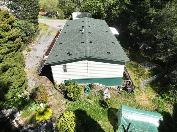 16328 Hadley Ln, Brookings, OR 97415