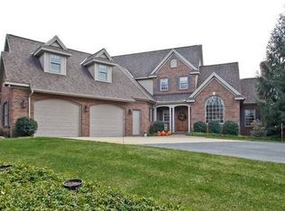 6190 Farmview Dr, Holland, MI 49423