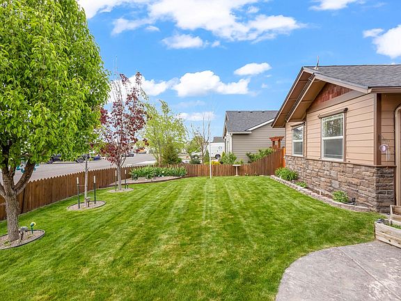 2nd image of 570 Mountain Ridge Dr
