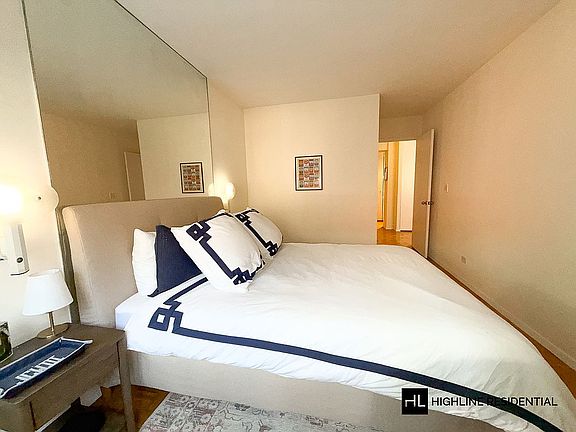 5th image of 250 E 40th St APT 4A