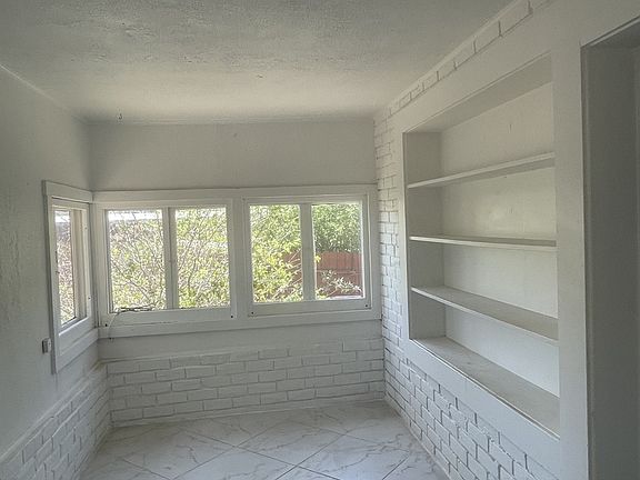 4th image of 1026 N 5th Ave