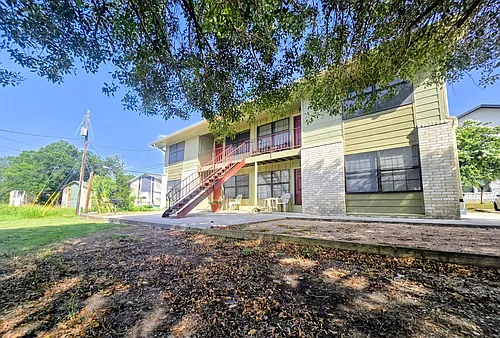 102 Lady Bird Ln #D Photo 1 102 Lady Bird Ln #D Photo 1