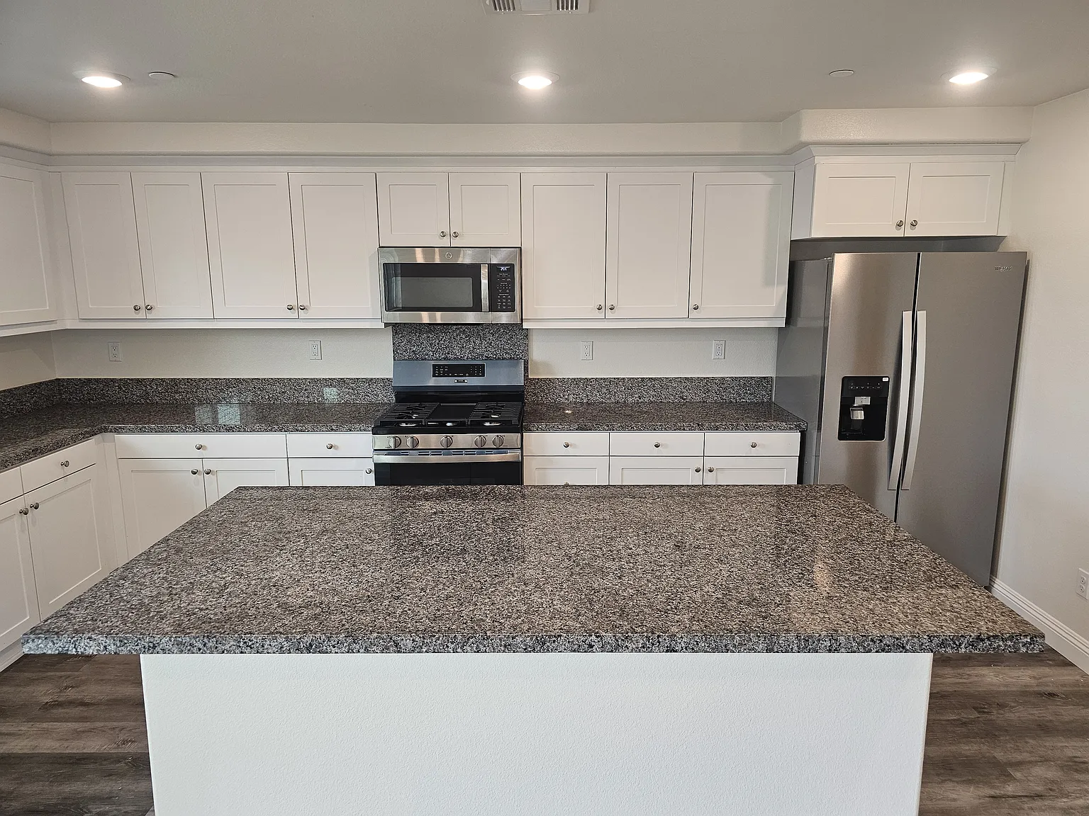 4 bed, 2641 sqft, $3,895 — Photo 4