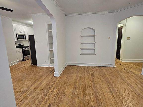 2nd image of 1635 W Fargo Ave APT 1A