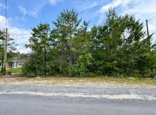 24 E Tiger Lily Ln, Defuniak Springs, FL 32433