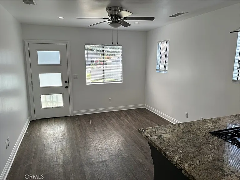 1819 Gramercy Ave #B — Photo 2