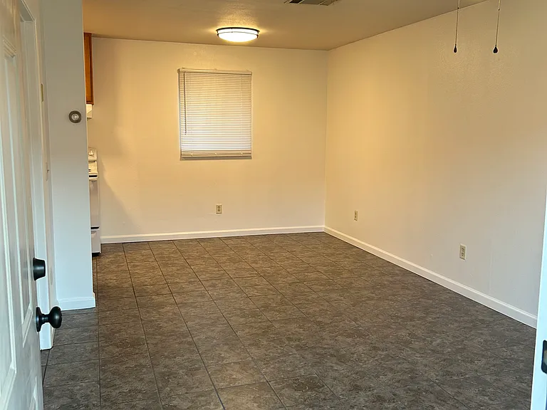 208 N H St #3 — Photo 2