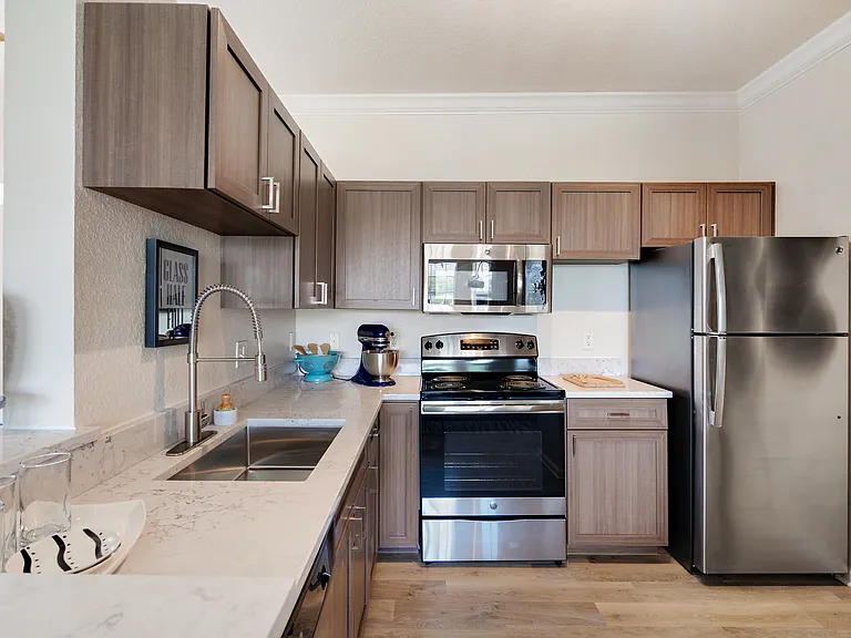 Grandeville at RiverPlace — Photo 29