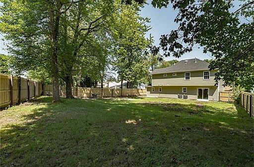 2nd image of 8 Dayton Rd