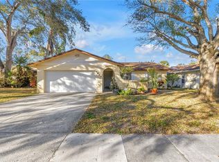 6825 Circlecreek Dr, Pinellas Park, FL 33781