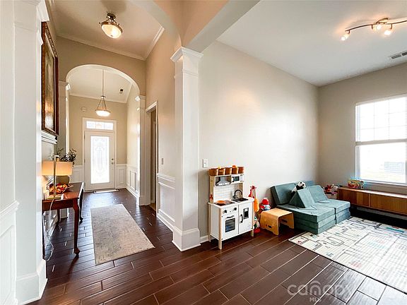 5th image of 305 Sand Paver Way