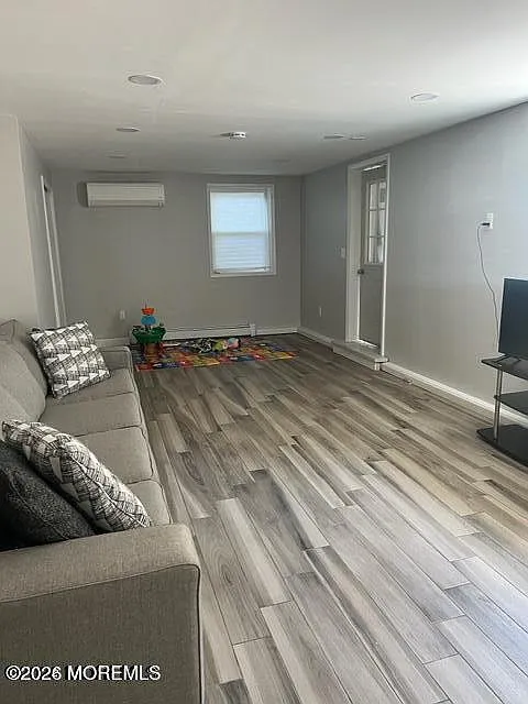 5 bed, 2454 sqft, $3,000 — Photo 4