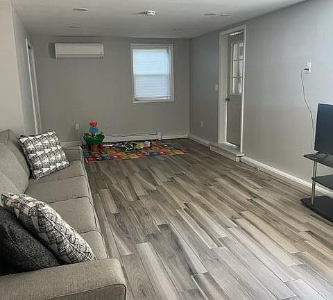 4th image of 176 Whale Pond Rd