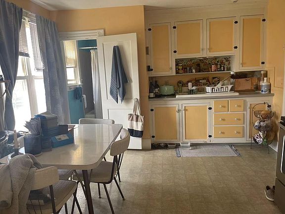 3rd image of 412 Waterman Ave #2R