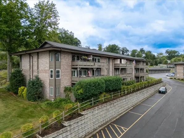 201 Evergreen St APT 4-2F, Vestal, NY 13850