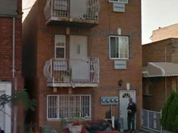 102 E 45th St, Brooklyn, NY 11203