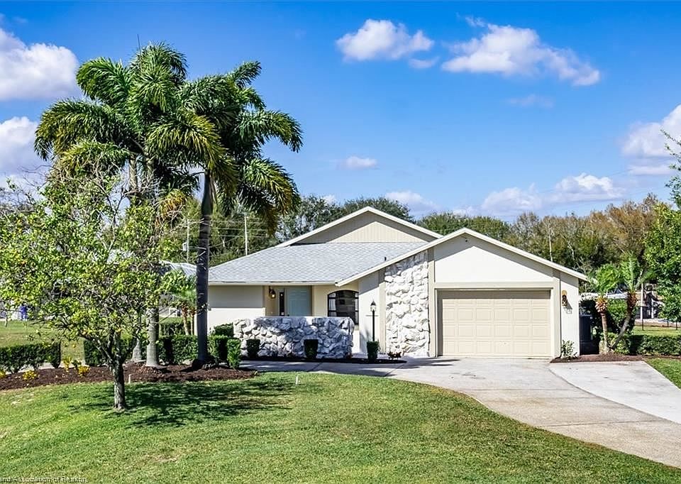 1st image of 104 Savilla Ln