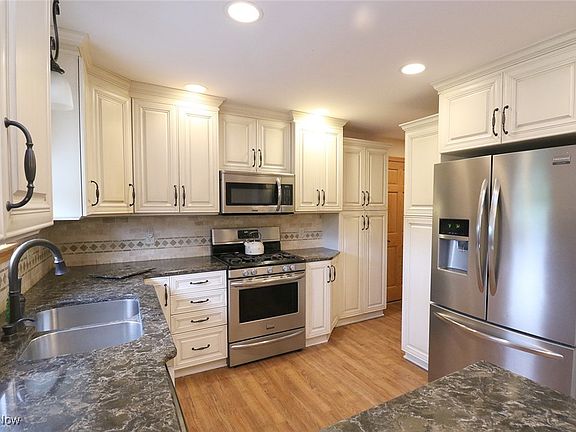 4th image of 331 Westwood Dr