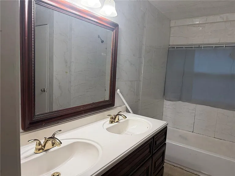 981 Woodward Park Dr — Photo 13