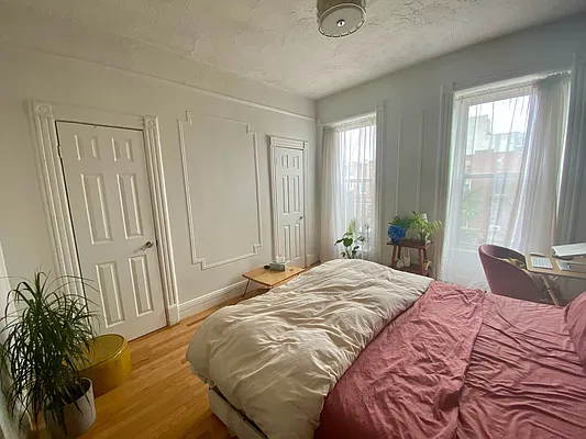 Rented by Delmark Realty LLC | media 22