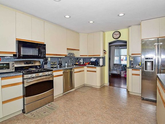 4th image of 278 Oakland Ave