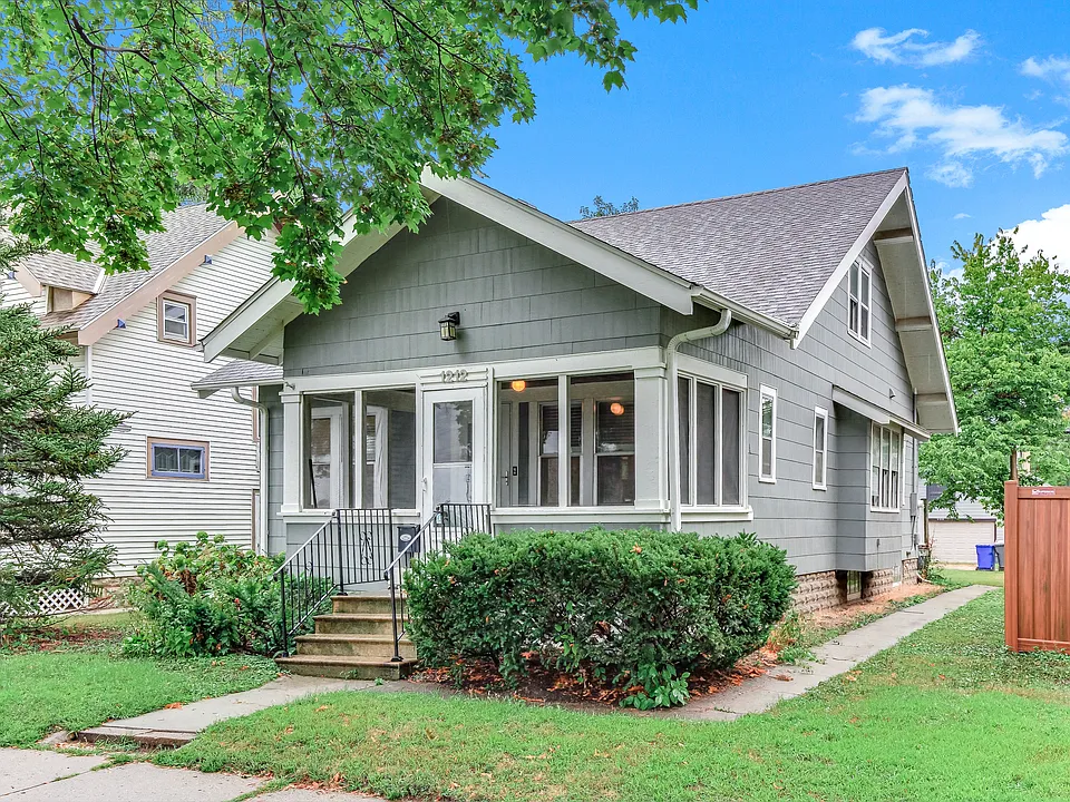 1212 Marshall Ave