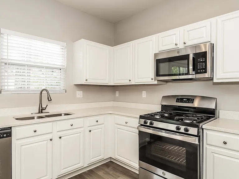 2981 Courtland Oaks Trl SW — Photo 9